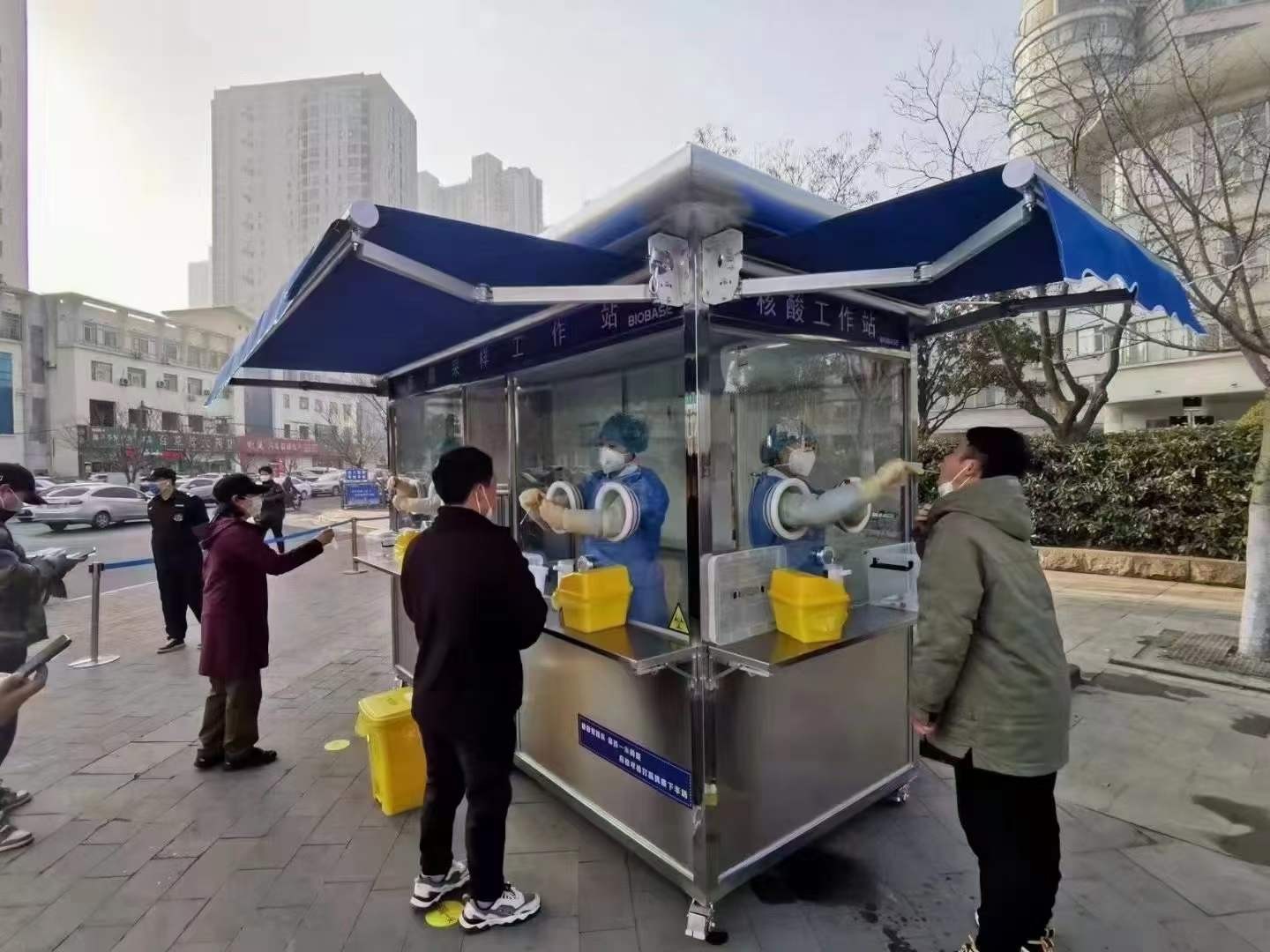 可移動的“新武器”——核酸檢測采樣亭
